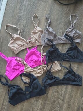 7 SKIMS Bra's (Sold Together)
